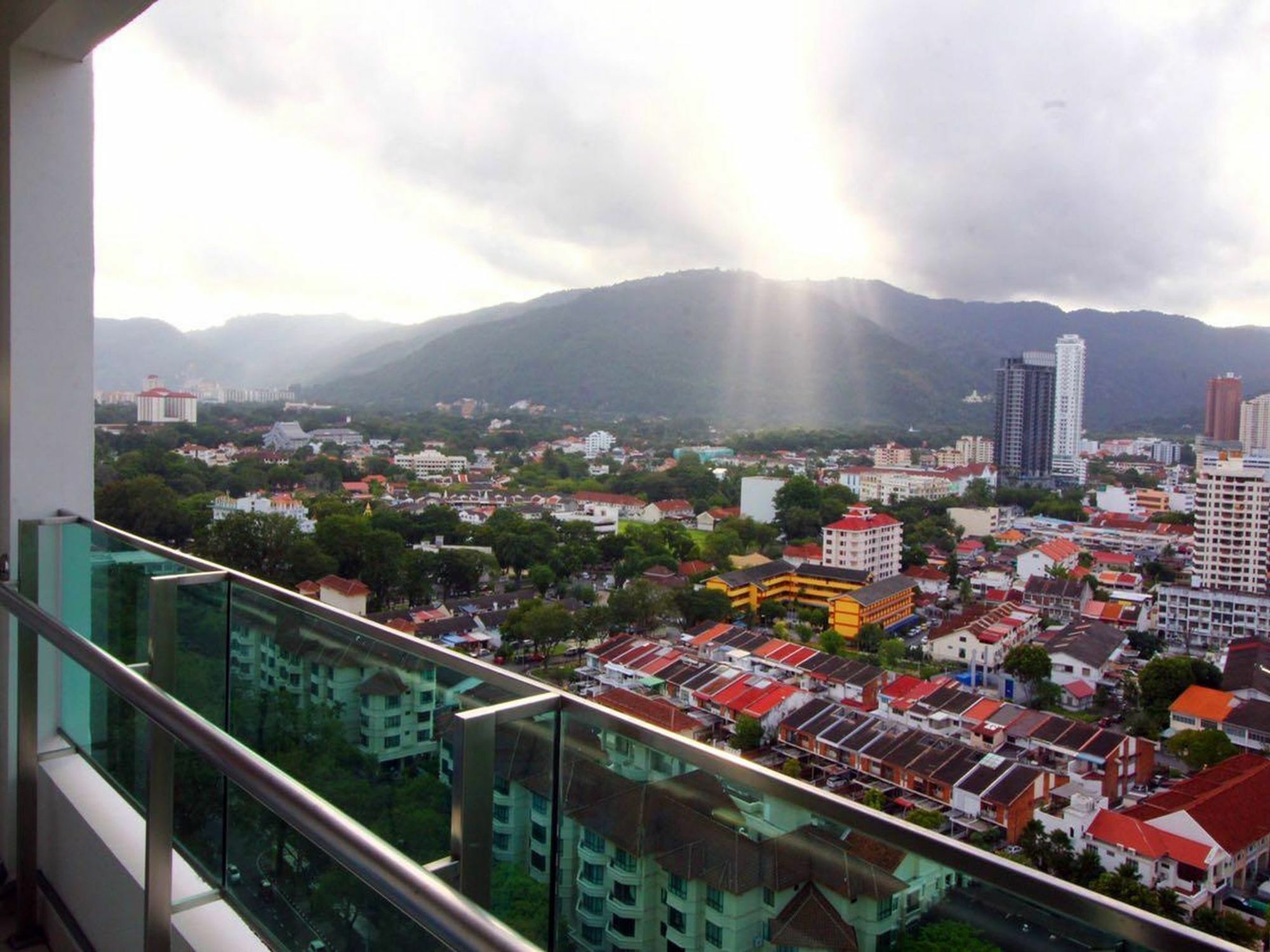 Mansion One Service Apartment จอร์จทาวน์ ภายนอก รูปภาพ