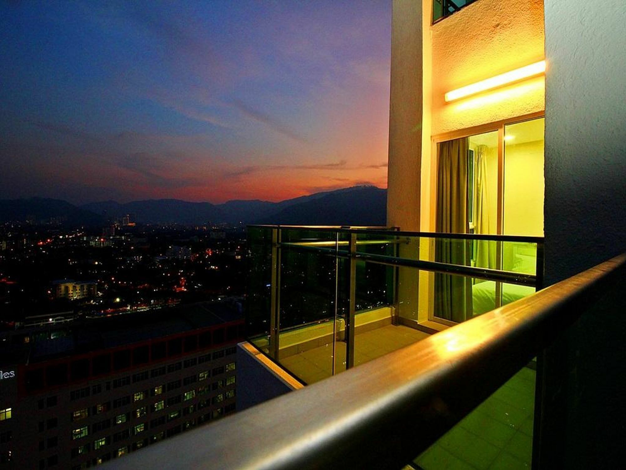 Mansion One Service Apartment จอร์จทาวน์ ภายนอก รูปภาพ