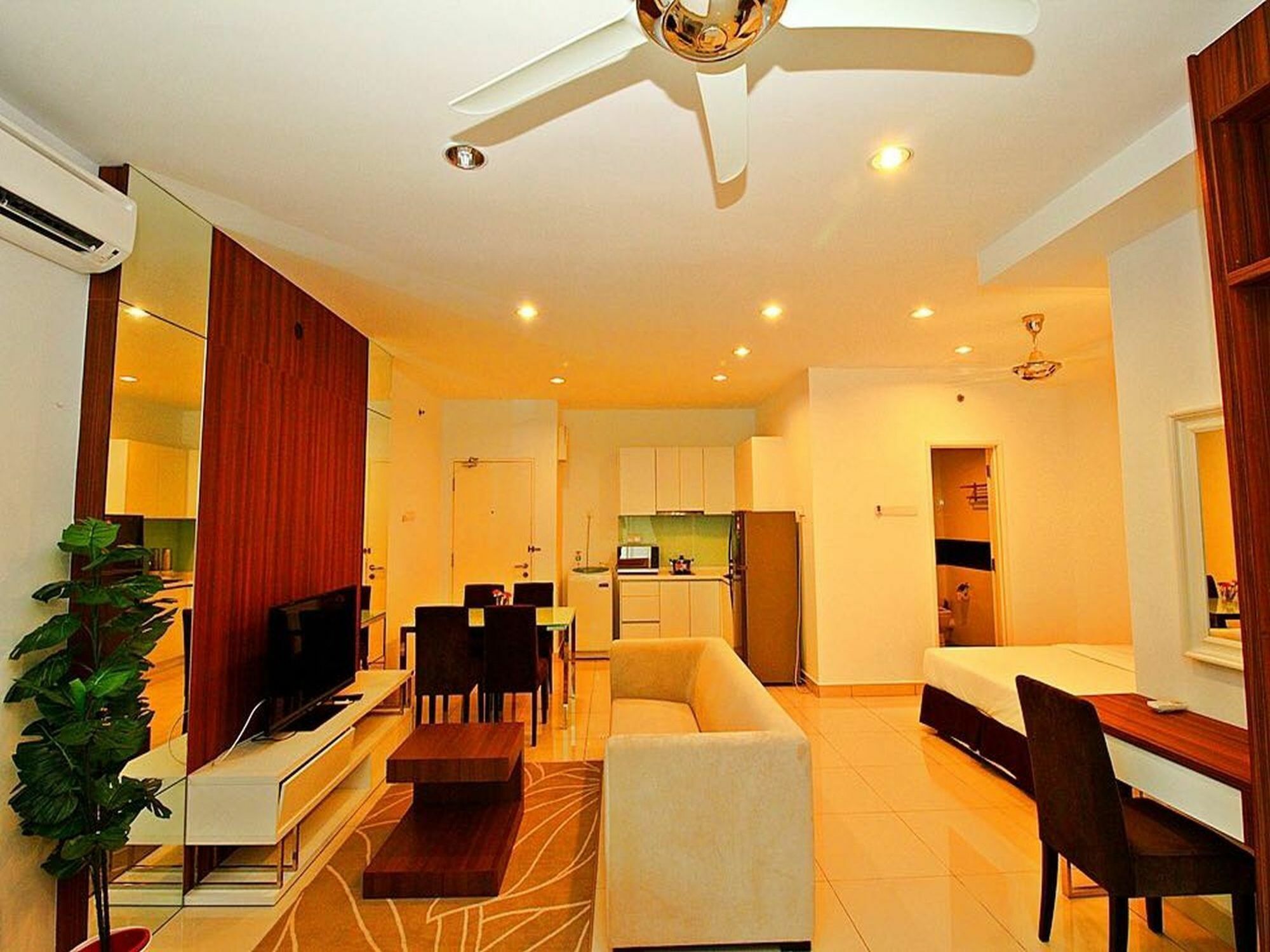 Mansion One Service Apartment จอร์จทาวน์ ภายนอก รูปภาพ